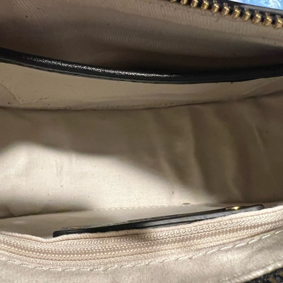 Elegant Black Shoulder Bag - Picture 5 of 7